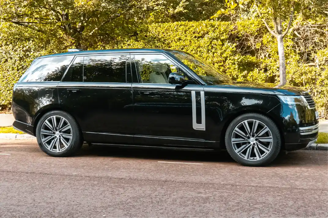 Range Rover Vogue in display